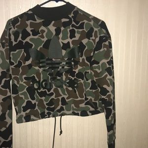 Sweatshirt crop top// ADIDAS camo